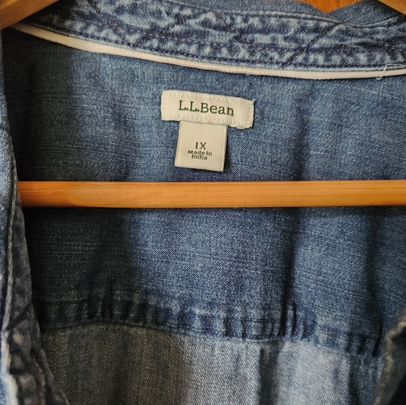 Llbean chambray buttondown - Picture 2 of 5